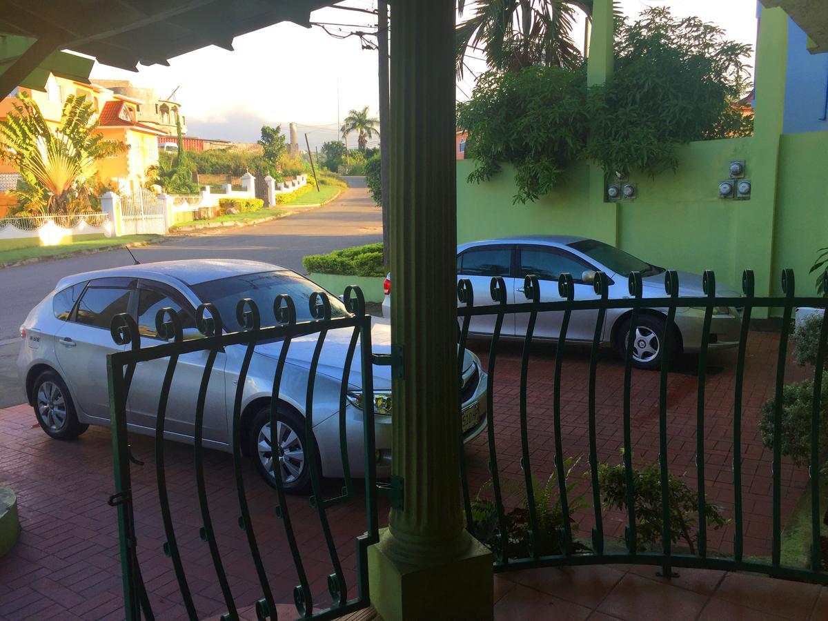 Yaad Hostel Montego Bay Zewnętrze zdjęcie