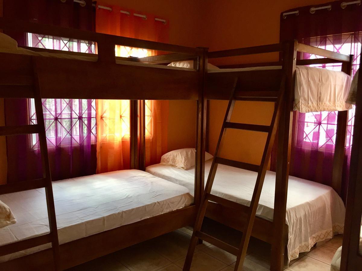 Yaad Hostel Montego Bay Zewnętrze zdjęcie