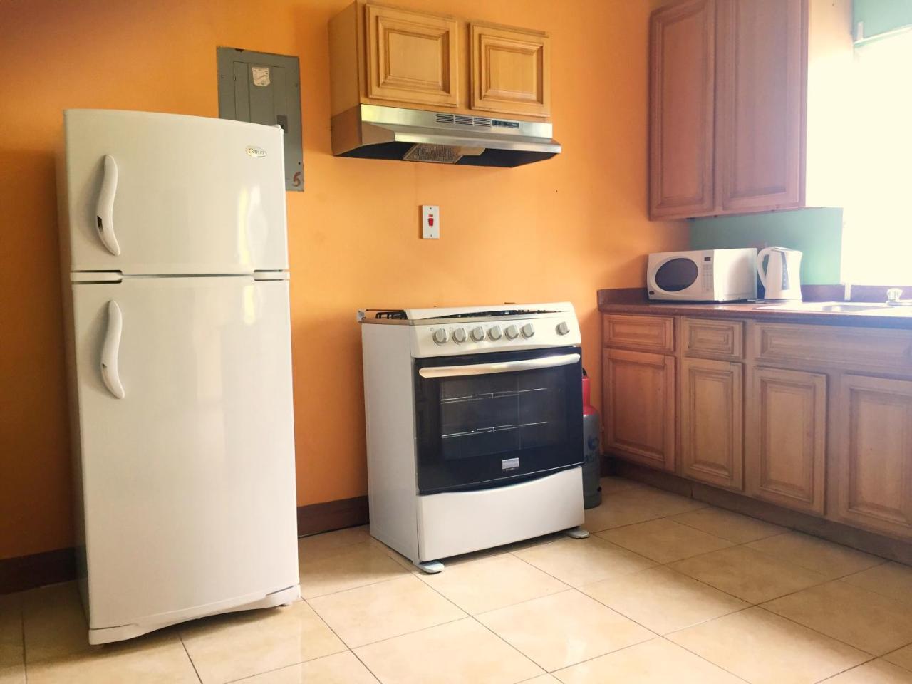 Yaad Hostel Montego Bay Zewnętrze zdjęcie