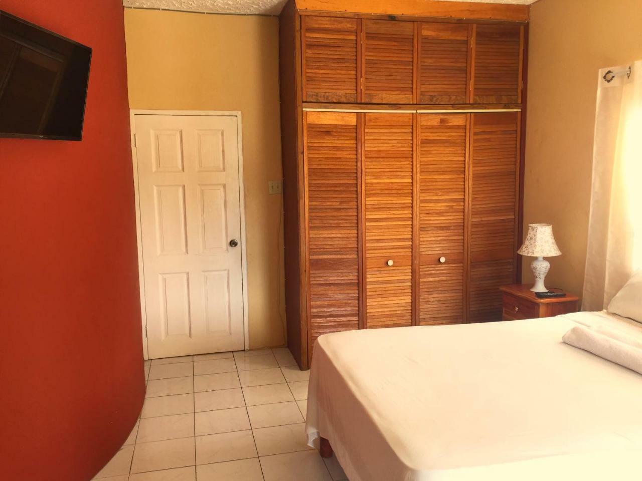 Yaad Hostel Montego Bay Zewnętrze zdjęcie